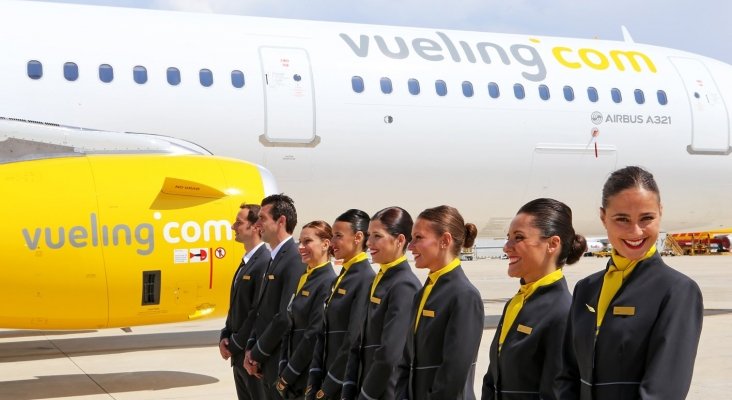 Vueling busca tripulantes de cabina en Santiago de Compostela